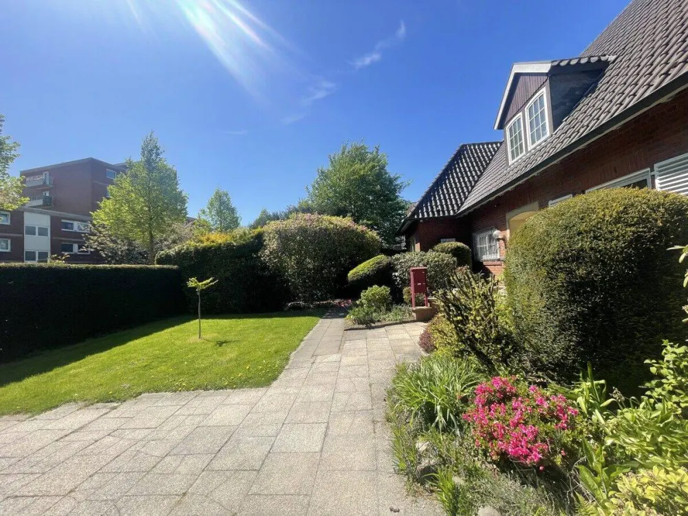 Münster-Roxel - Near UKM WG-Suitable Apartment in Well-Maintained House