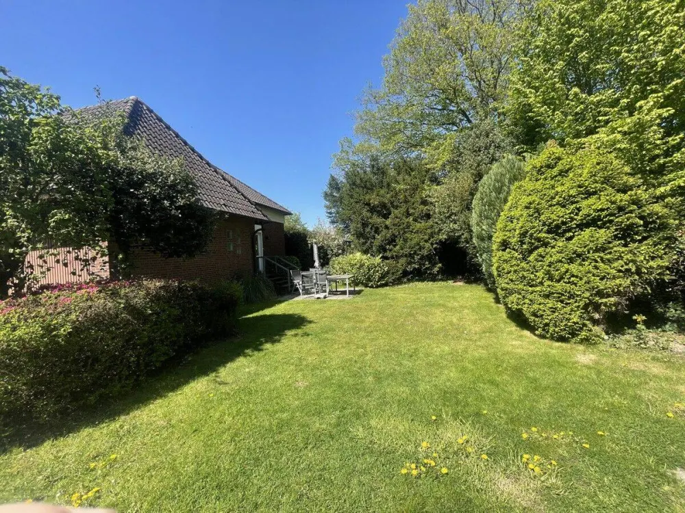 Münster-Roxel - Near UKM WG-Suitable Apartment in Well-Maintained House