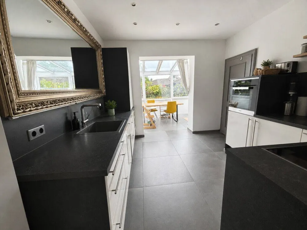 Münster-Roxel - Near UKM WG-Suitable Apartment in Well-Maintained House