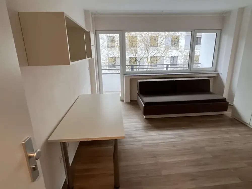 1-Zimmer-Appartement mit gehobener Innenausstattung mit Balkon und EBK in Frankfurt am Main