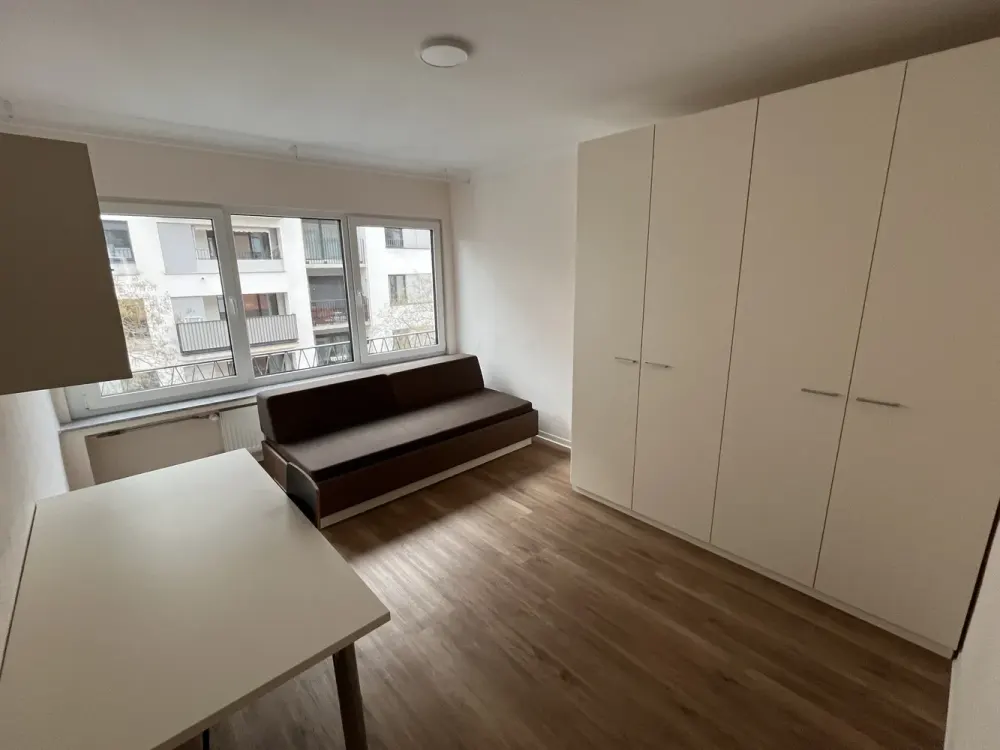 1-Zimmer-Appartement mit gehobener Innenausstattung mit Balkon und EBK in Frankfurt am Main
