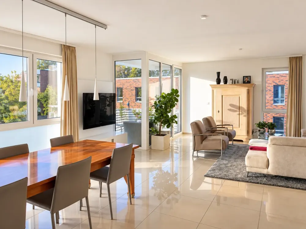 Modern 3-Room City Apartment in Central Location with Corner Balcony