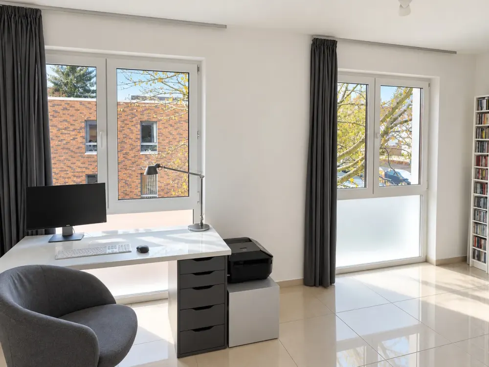 Modern 3-Room City Apartment in Central Location with Corner Balcony
