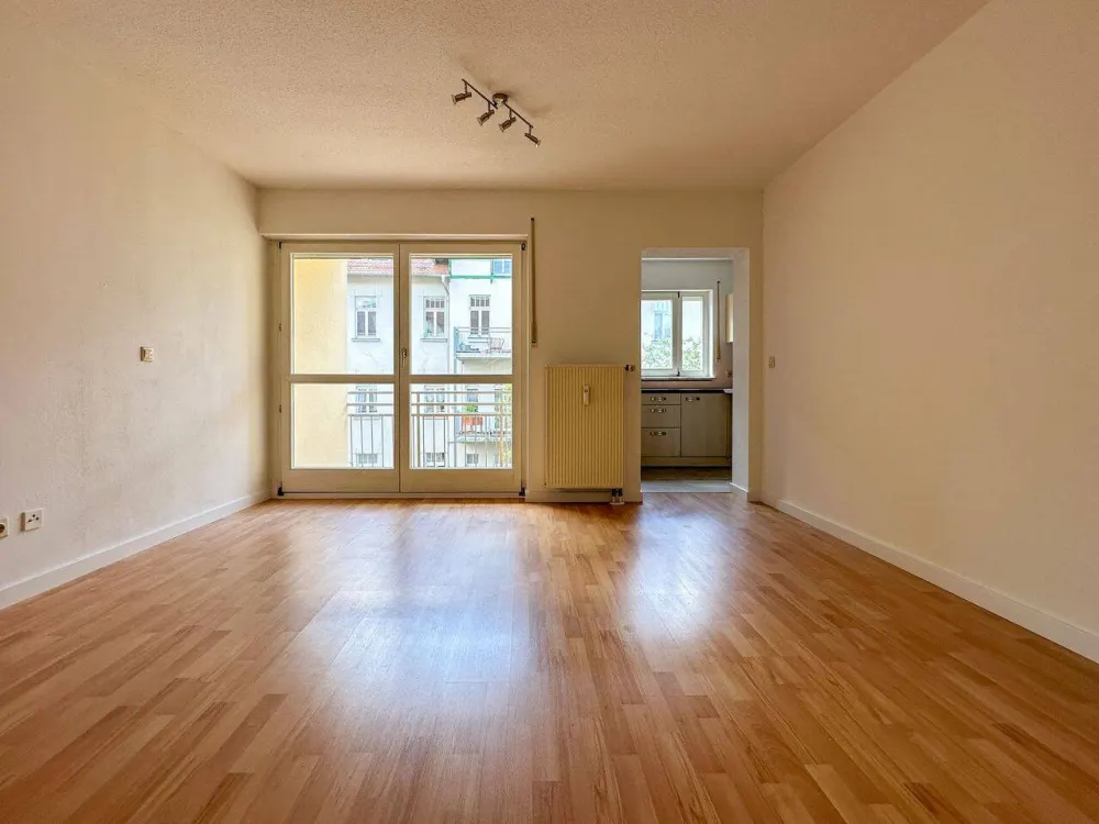 Einladende 2 Raumwohnung mit EBK und Balkon