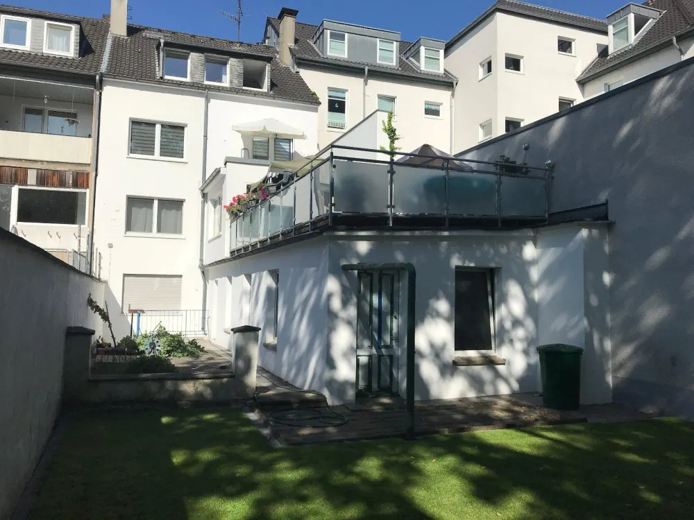 Completely Renovated 1-Room Apartment with Garden Use!