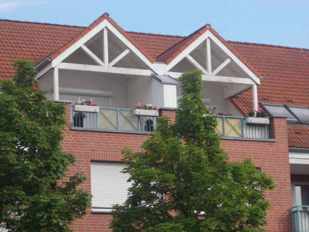 2 Zimmer-Dachgeschoss mit Terrasse und Einbauküche