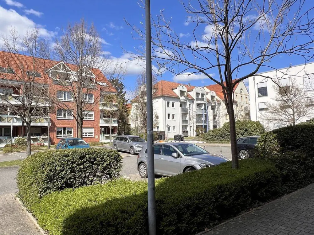 2 Zimmer-Dachgeschoss mit Terrasse und Einbauküche