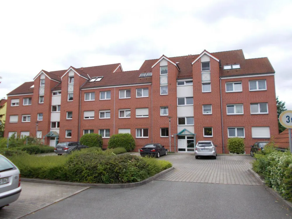 2 Zimmer-Dachgeschoss mit Terrasse und Einbauküche