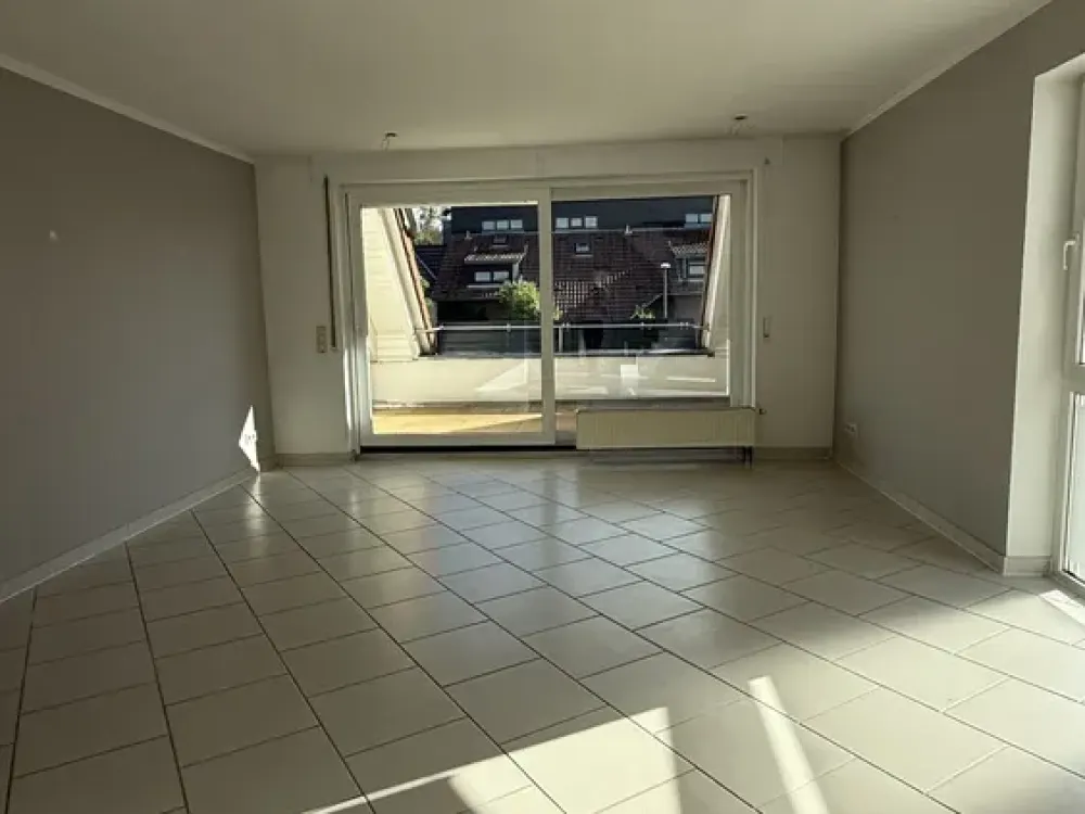 Helle 3-Zimmer-Maisonettewohnung mit großer Terrasse & Stellplatz in Köln-Rath/Heumar