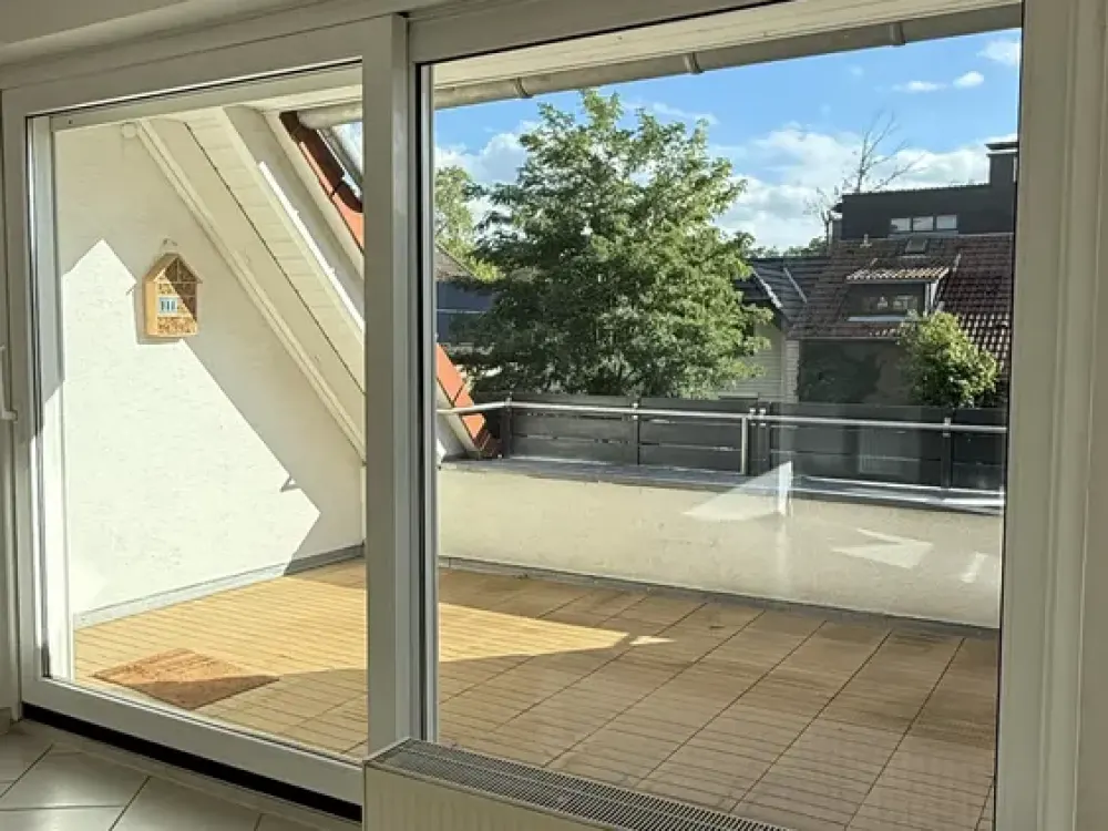 Helle 3-Zimmer-Maisonettewohnung mit großer Terrasse & Stellplatz in Köln-Rath/Heumar
