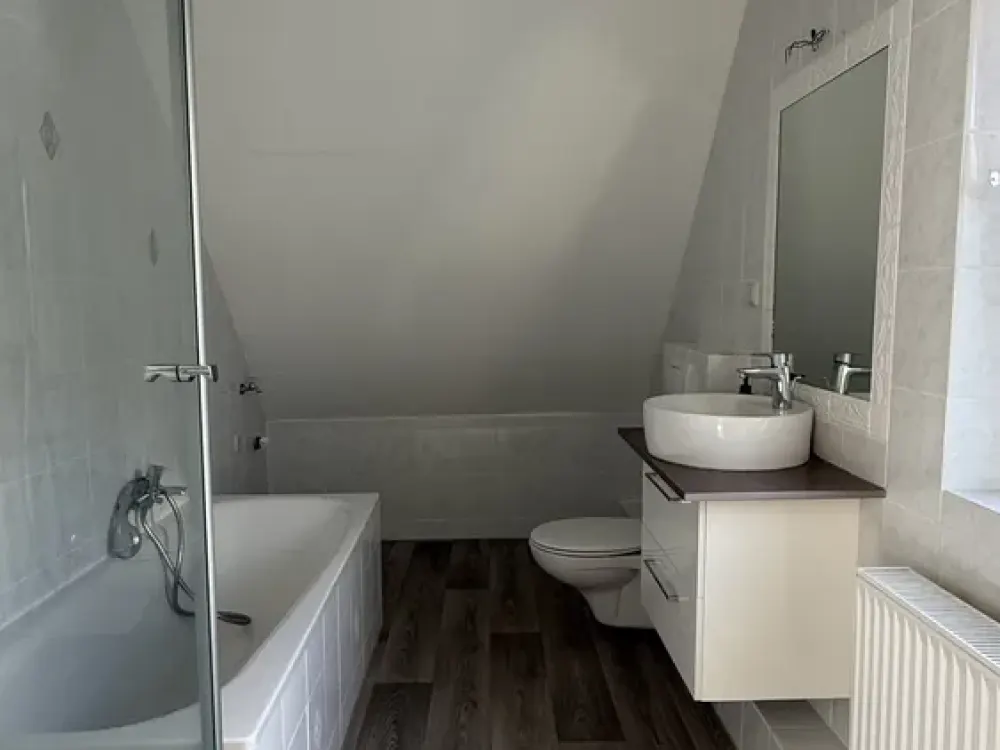 Helle 3-Zimmer-Maisonettewohnung mit großer Terrasse & Stellplatz in Köln-Rath/Heumar