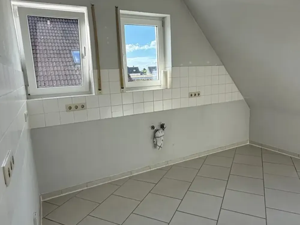 Helle 3-Zimmer-Maisonettewohnung mit großer Terrasse & Stellplatz in Köln-Rath/Heumar