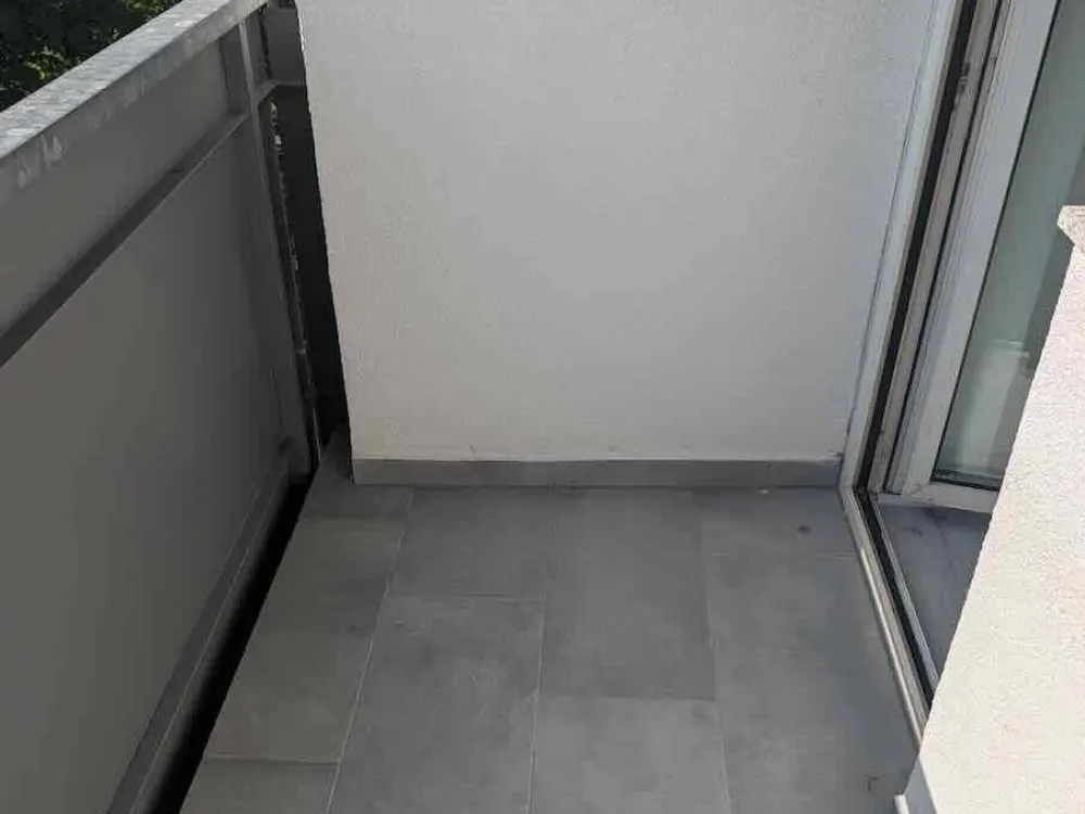 Zabo-Perle: Moderne 2.5 Zimmer mit Balkon & Tageslichtbad - Top-Lage!