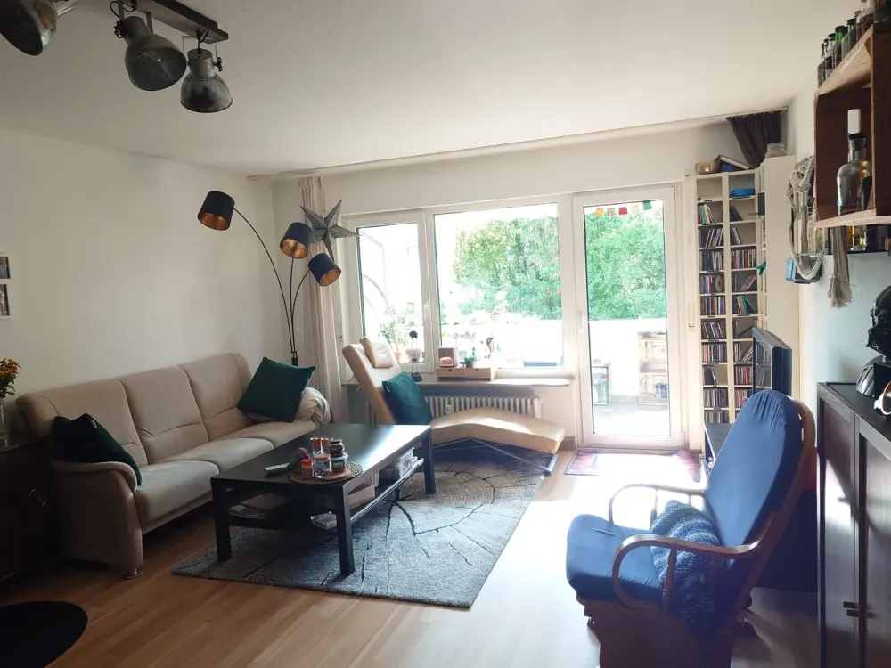 3,5 Zimmer Wohnung, hell, gut geschnitten mit 2 Balkonen und TG