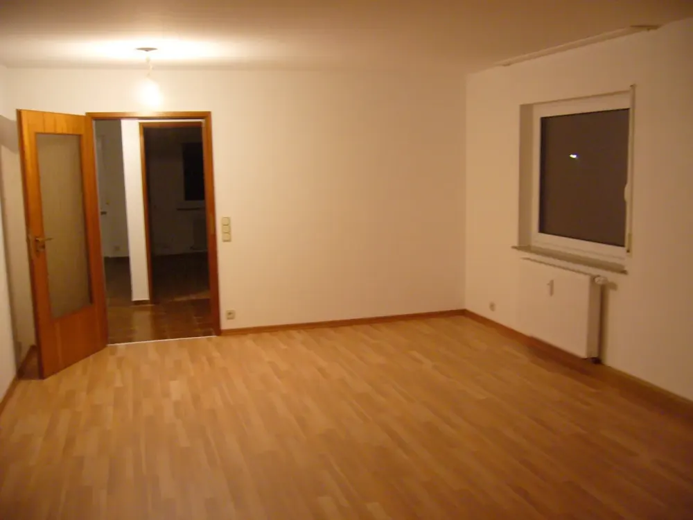 3,5 Zimmer Wohnung, hell, gut geschnitten mit 2 Balkonen und TG