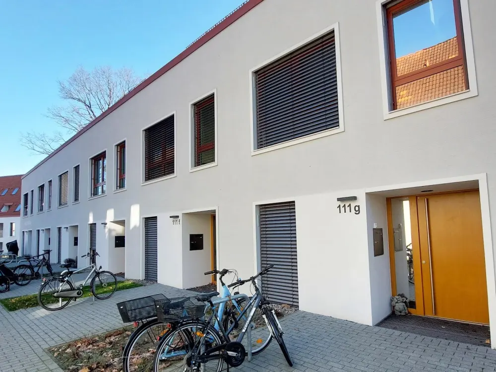 Ihr neues Zuhause! Offenes Wohnen im Reihenhaus-Stil, 4 Zimmer, Terrasse, Einbauküche und 2 Bädern