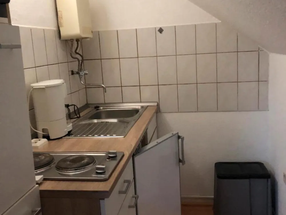 Zu vermieten, 2 Zimmer Wohnung teilmöbliert, zentrale Lage, Do-
