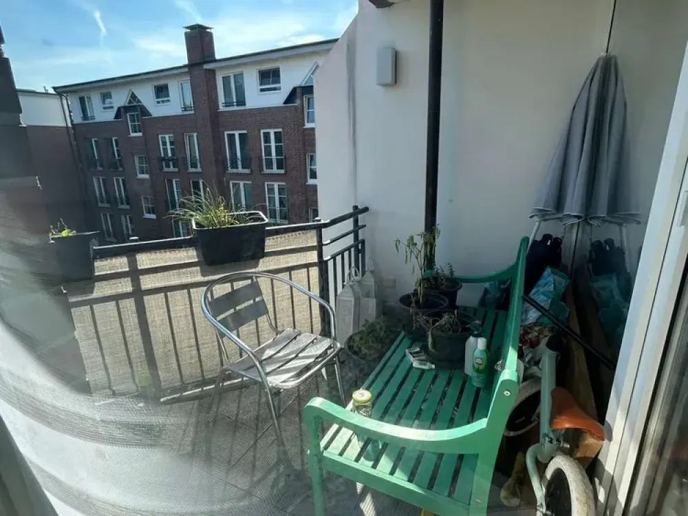 Gepflegte 3-Zimmer-Etagenwohnung mit Balkon und Einbauküche in S-Bahn-Nähe