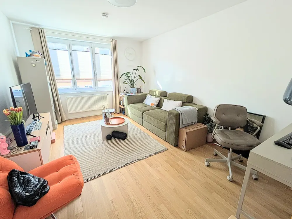 *Superschöne Zweizimmerwohnung im 4. OG mit Balkon und Einbauküche im Stuttgarter Westen*