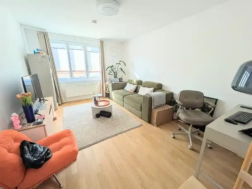 *Superschöne Zweizimmerwohnung im 4. OG mit Balkon und Einbauküche im Stuttgarter Westen*