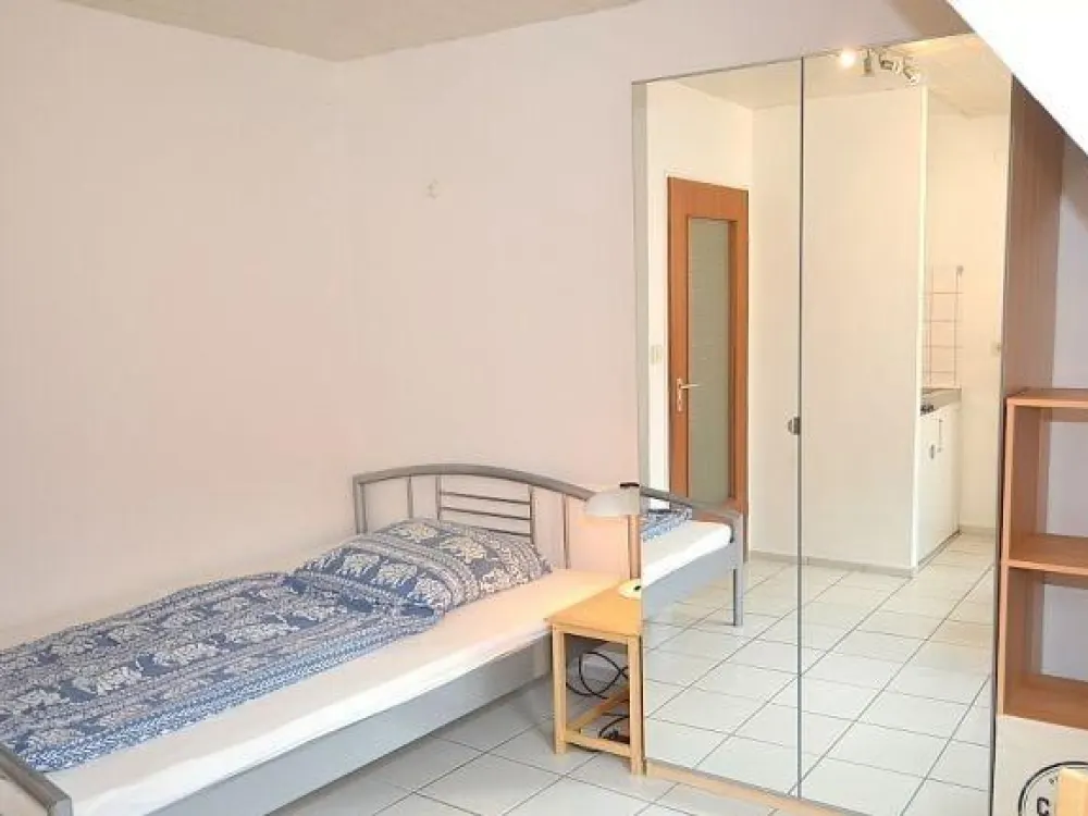 TOP LOCATION Old Town: furnished 1-room apartment near Weißer Turm