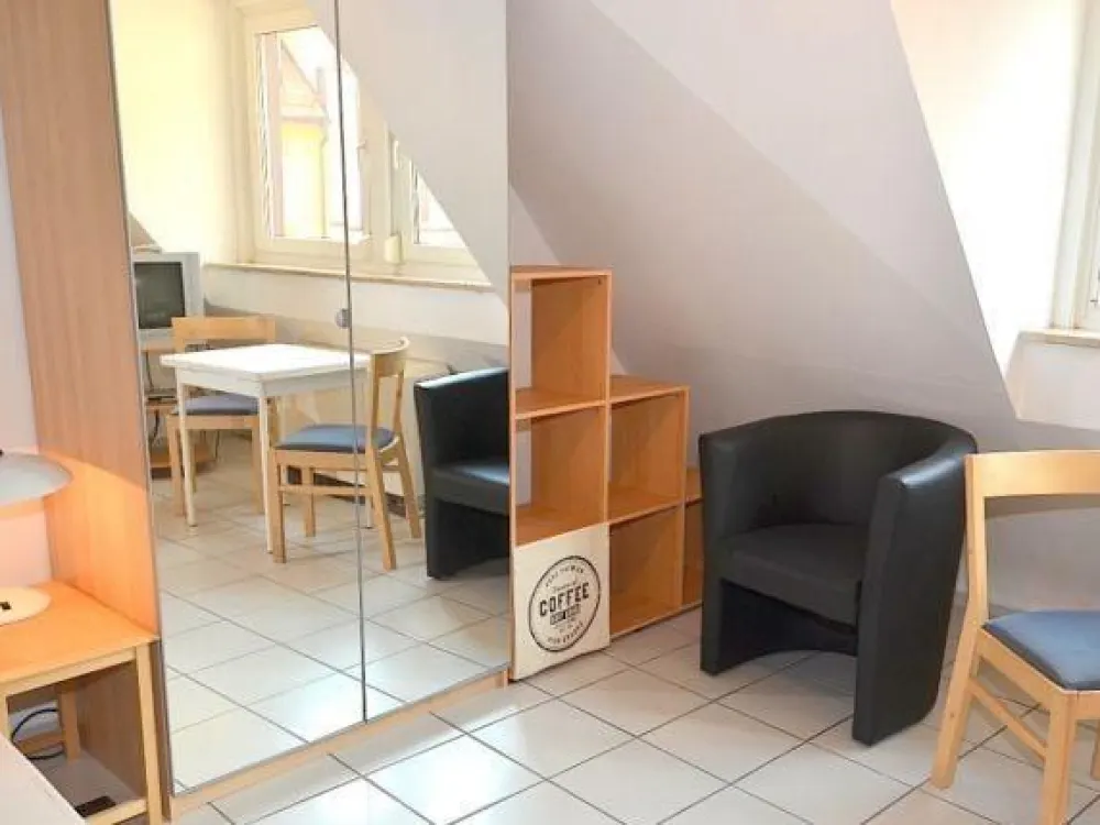 TOP LOCATION Old Town: furnished 1-room apartment near Weißer Turm