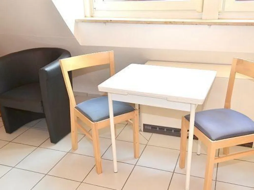 TOP LOCATION Old Town: furnished 1-room apartment near Weißer Turm