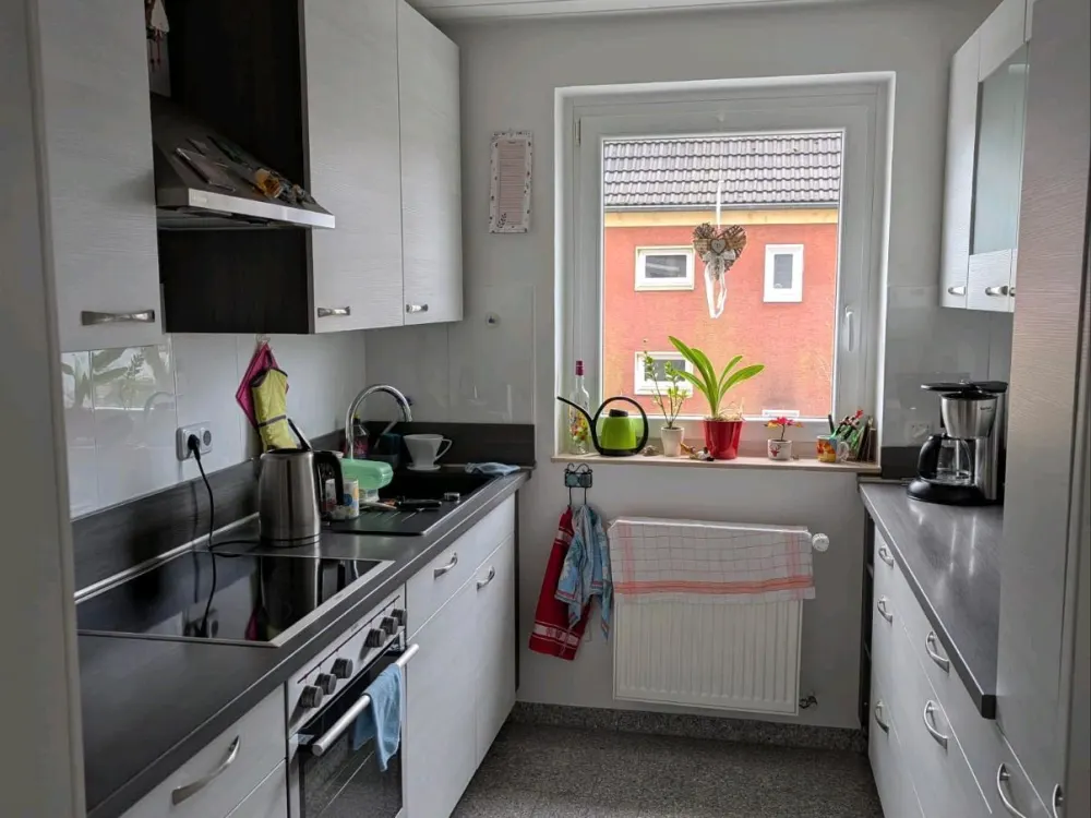 Helle 86m² Wohnung mit 2 Bädern, Balkon und optional Stellplatz