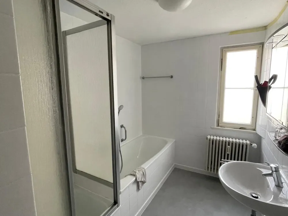 Furnished Shared Apartment Room in Central Location