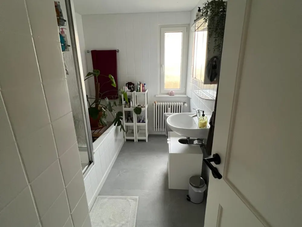 Furnished Shared Apartment Room in Central Location