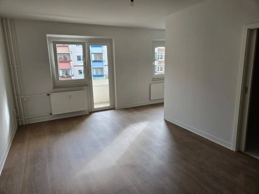 Frisch renovierte 40 m² Wohnung mit Balkon, Aufzug und moderner Einbauküche