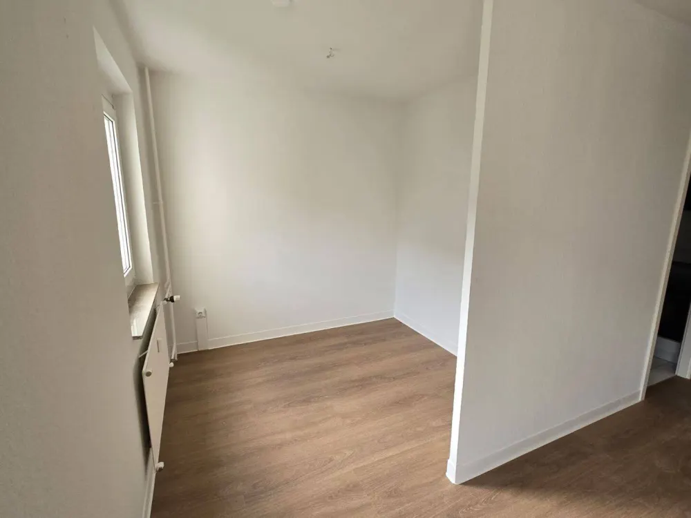 Frisch renovierte 40 m² Wohnung mit Balkon, Aufzug und moderner Einbauküche