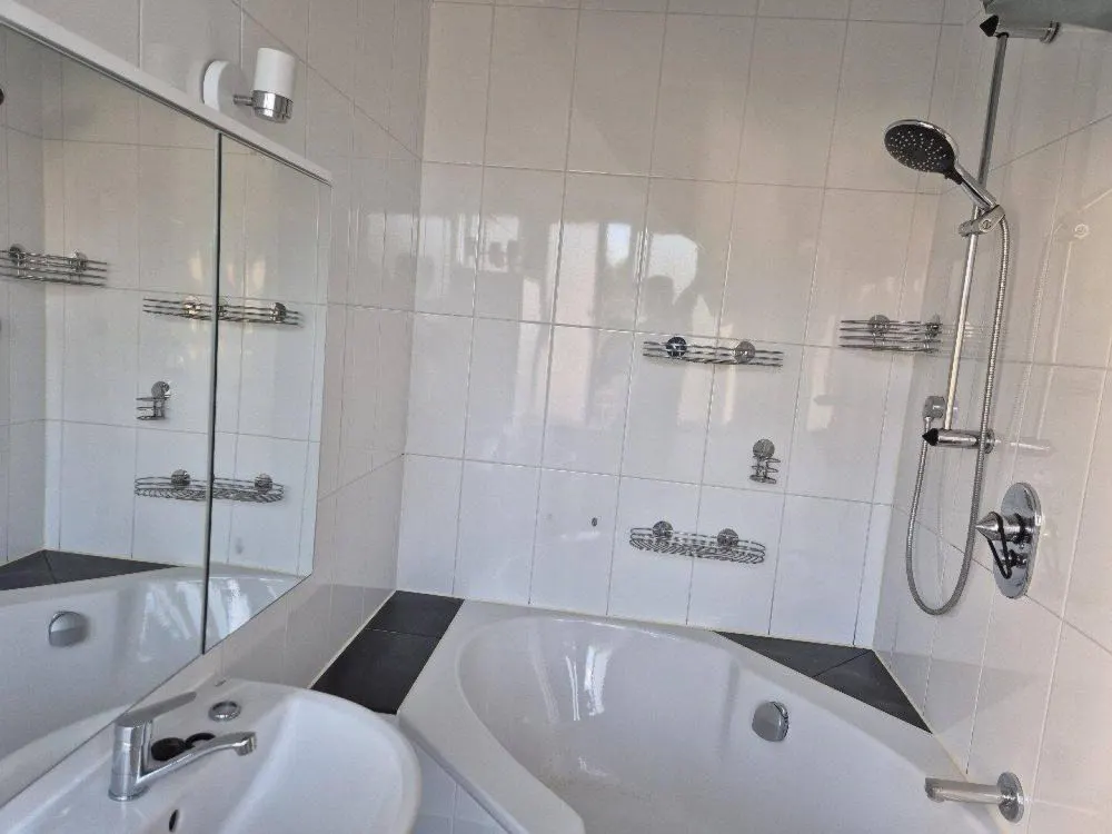WG-Zimmer 19 m² | möbliert auf Wunsch | Löwenmarkt Stgt-Weilimdorf | 540 € warm