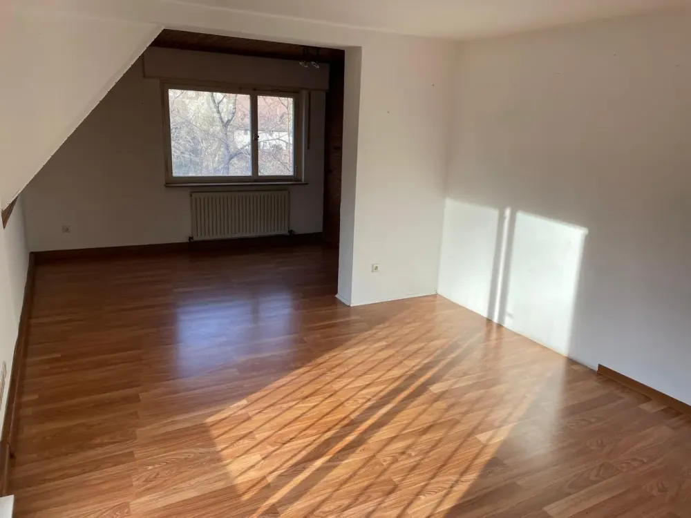 Gepflegte 5-Zimmer-Wohnung in Zazenhausen, Stuttgart