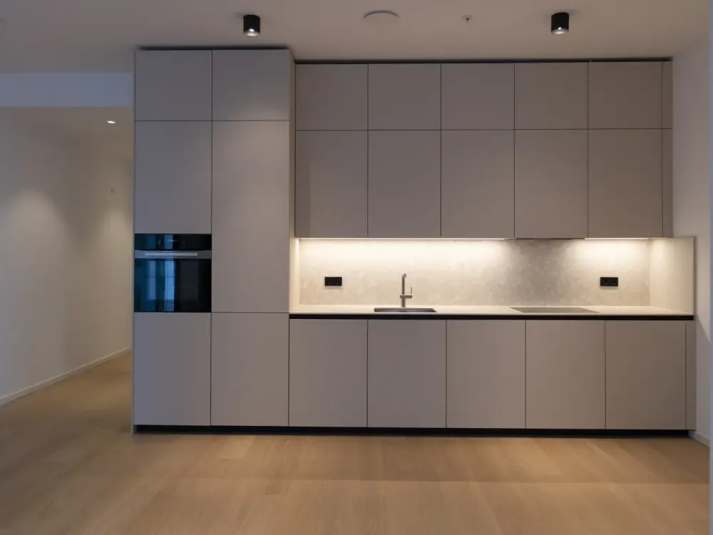FOUR: Exklusives Apartment im Herzen der Skyline