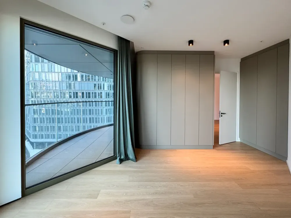 FOUR: Exklusives Apartment im Herzen der Skyline