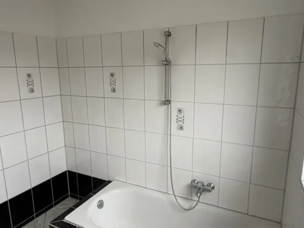 2 Zimmer Balkonwohnung mit Einbauküche in Bremen, Huchting