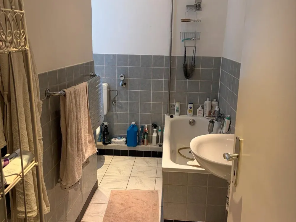 Zwischenmiete in Flingern Nord, voll möbliert, 3 Zimmer + Balkon