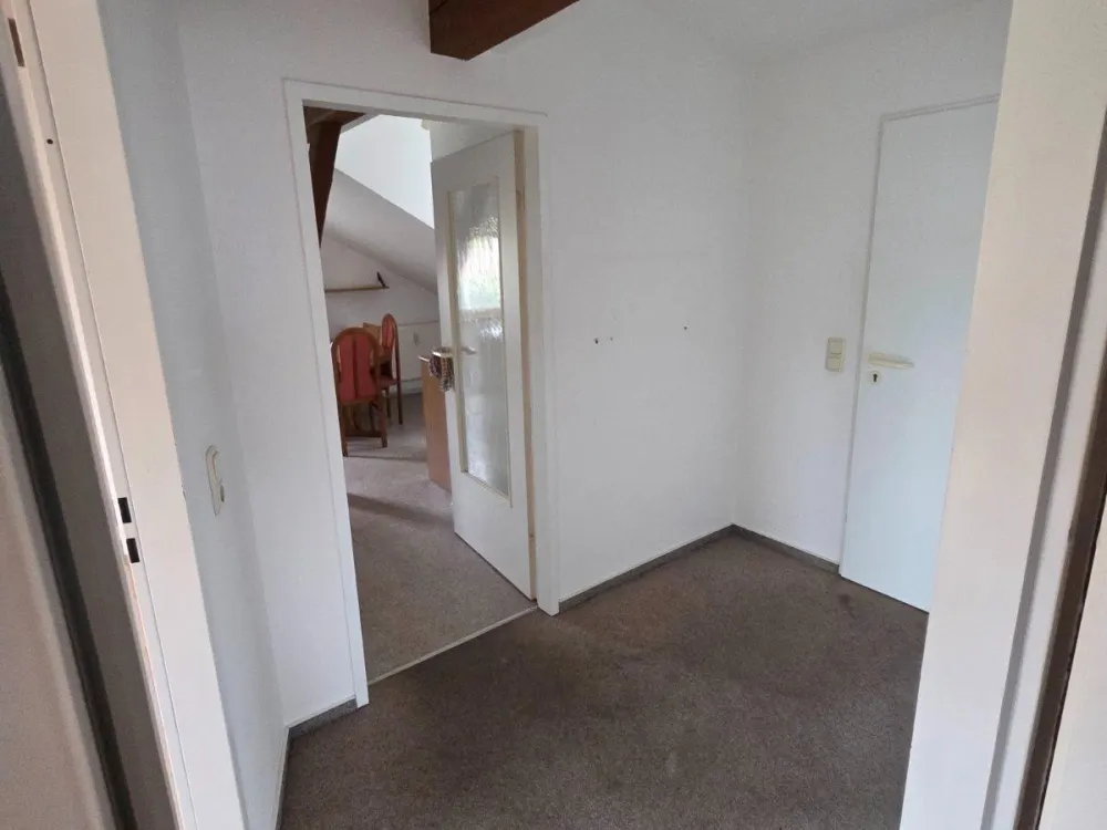 2-Room Attic Apartment Near University Paderborn