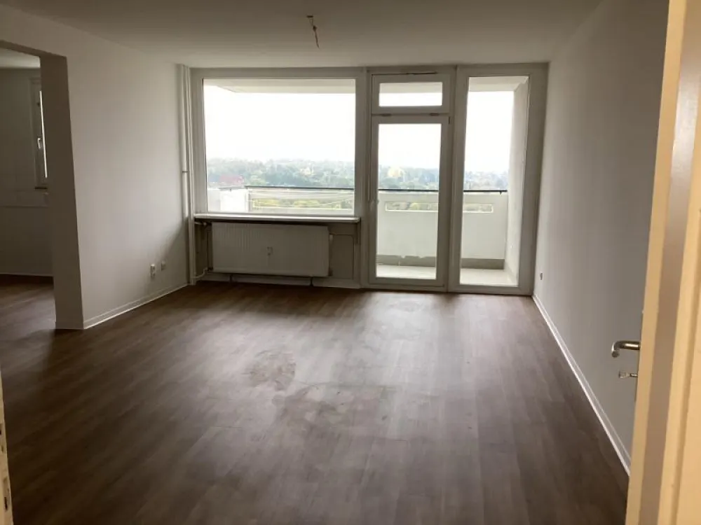 Tolle Aussicht: Helle großzügige 3-Zimmerwohnung