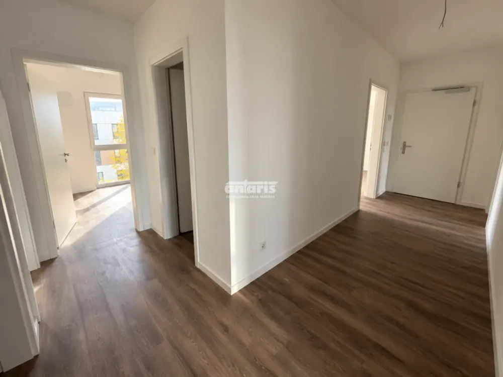 antaris Immobilien GmbH **Mehr Raum zum Leben: Attraktive 4-Raum-Wohnung mit Eckbalkon**