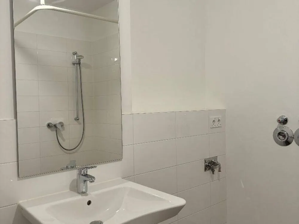 60+ und WBS erforderlich! | Moderne 1-Zimmer-Wohnung mit Balkon