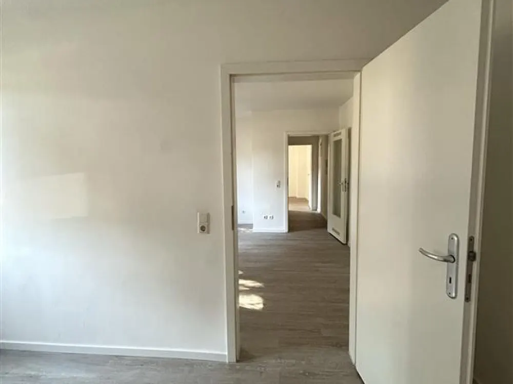Einziehen & 300EUR Gutschein erhalten!