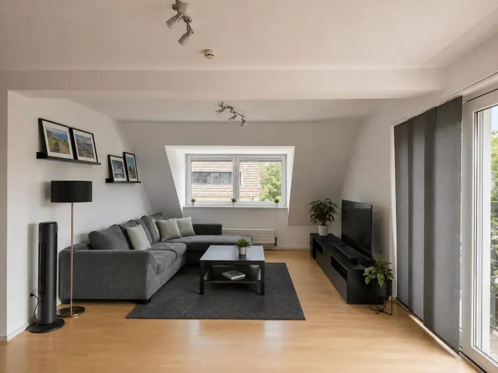 Großzügiges Wohnen mit Stil-4 Zimmer Wohnung mit Balkon, Kamin und Klimaanlage in Buchholz