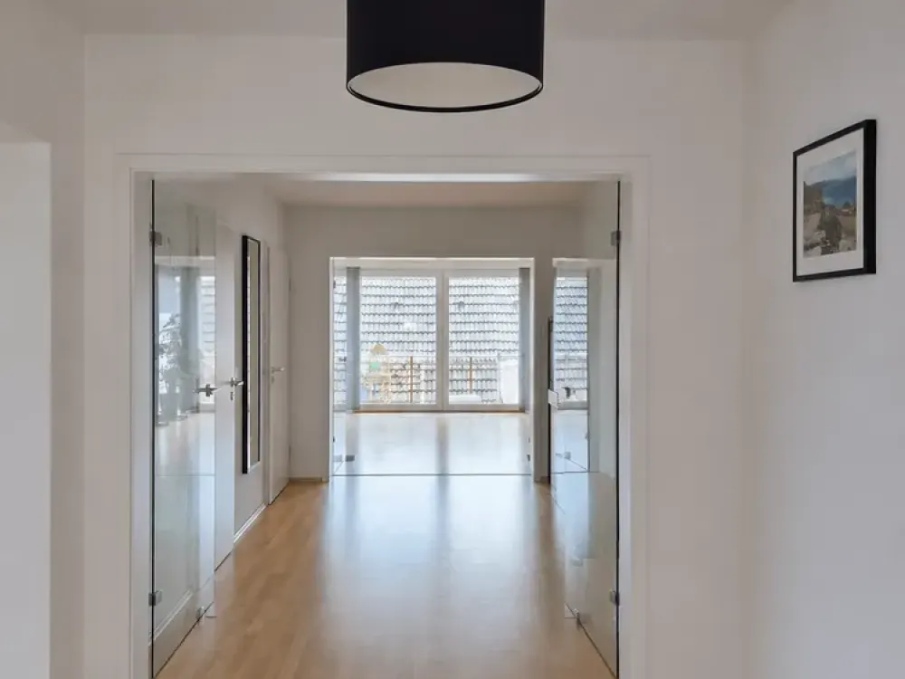 Großzügiges Wohnen mit Stil-4 Zimmer Wohnung mit Balkon, Kamin und Klimaanlage in Buchholz