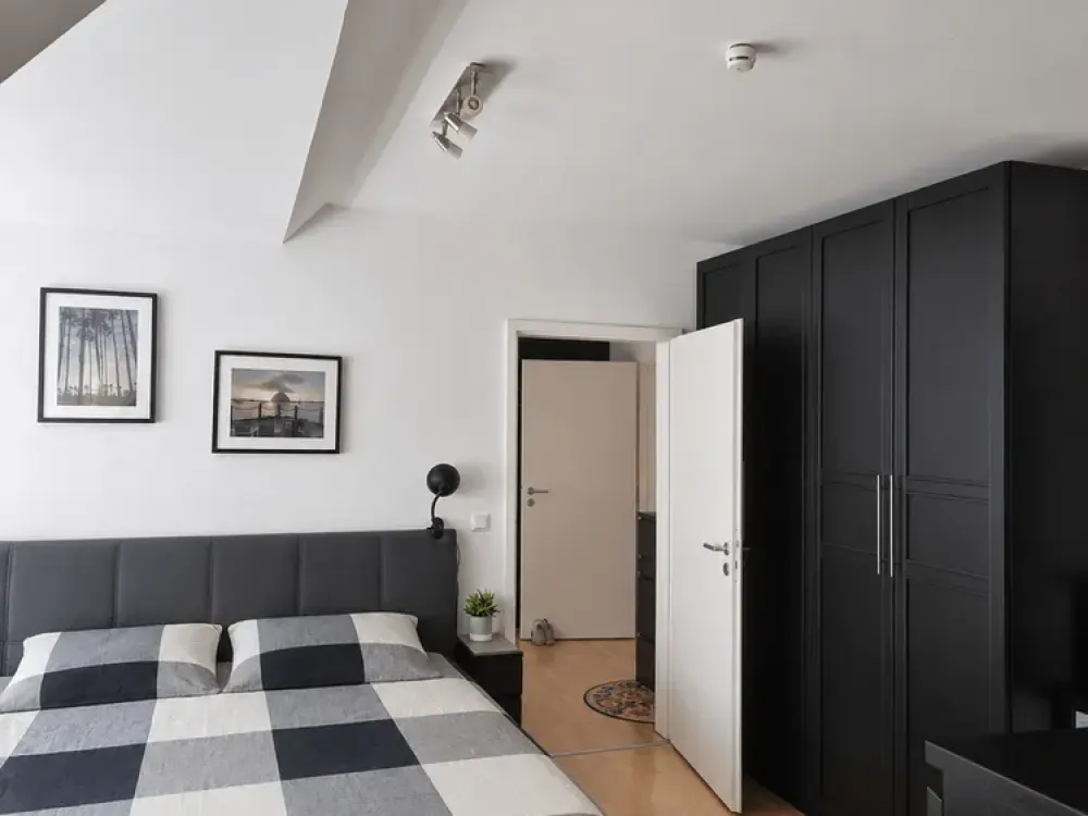 Großzügiges Wohnen mit Stil-4 Zimmer Wohnung mit Balkon, Kamin und Klimaanlage in Buchholz