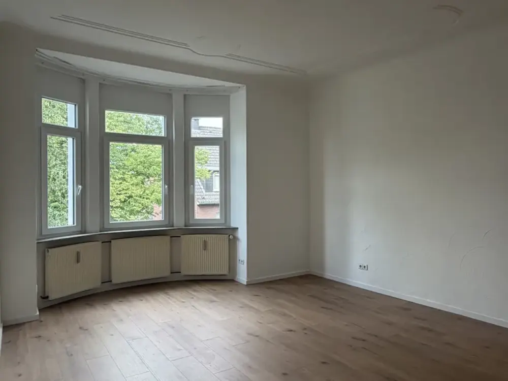 Charmante 3-Zimmer-Altbau-Wohnung mit EBK in Düsseldorf Benrath