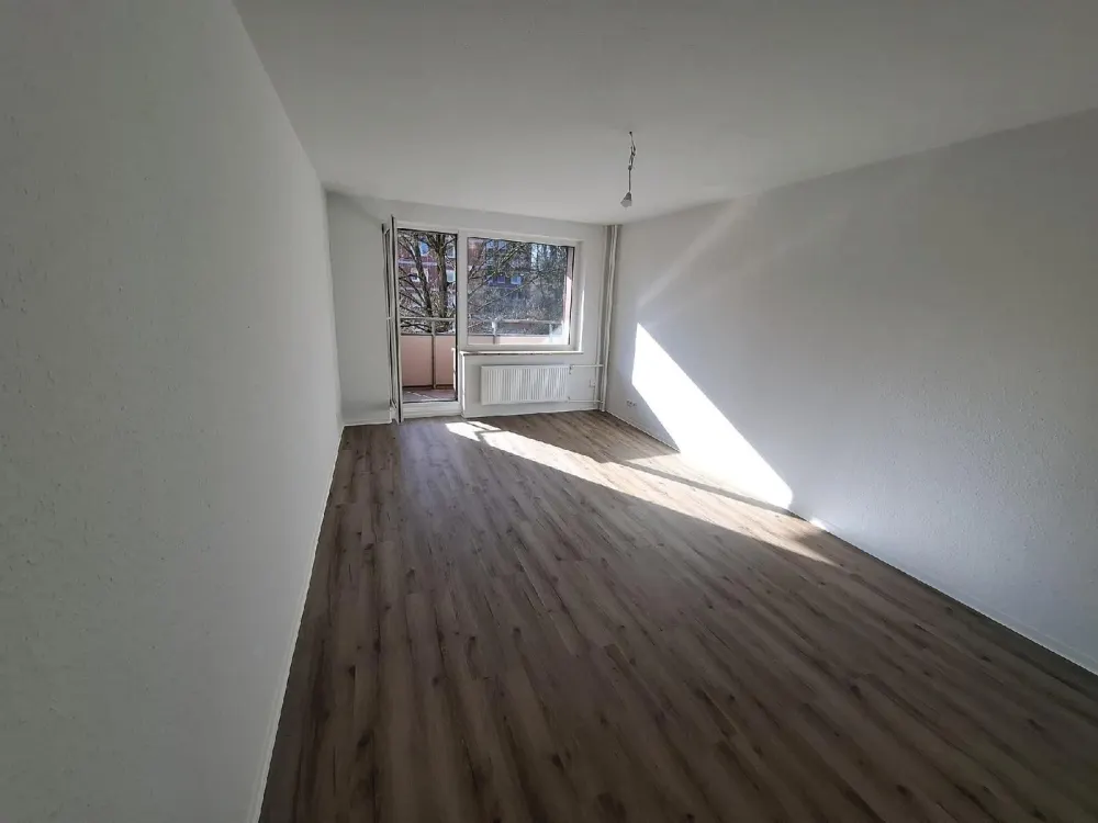 Modernisierte 3 Zimmerwohnung zur Miete - Wentzel Dr.