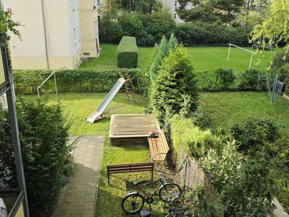 Bezaubernde Wohnung mit Einbauküche und Balkon!