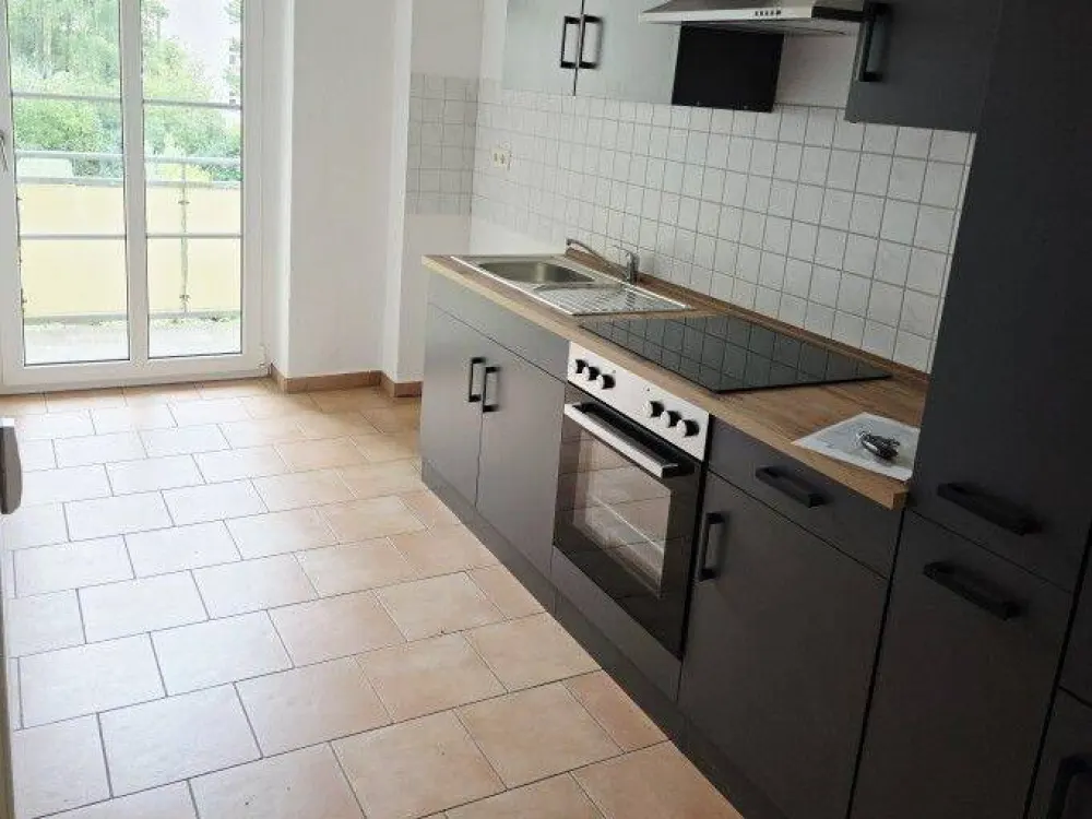Bezaubernde Wohnung mit Einbauküche und Balkon!